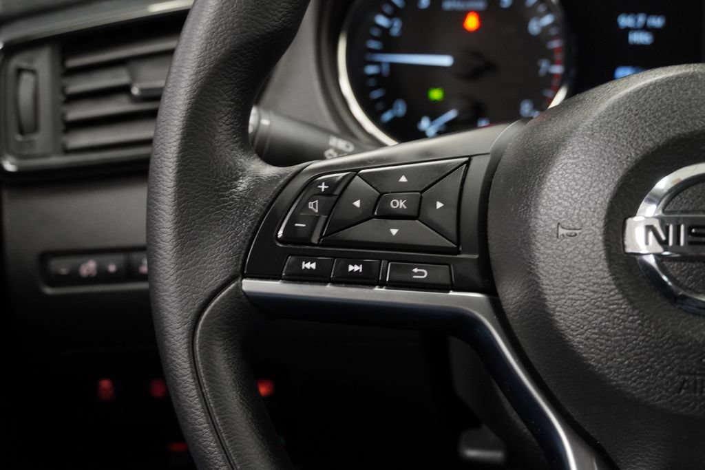 Used 2020 Nissan Rogue S AWD/4WD image 37