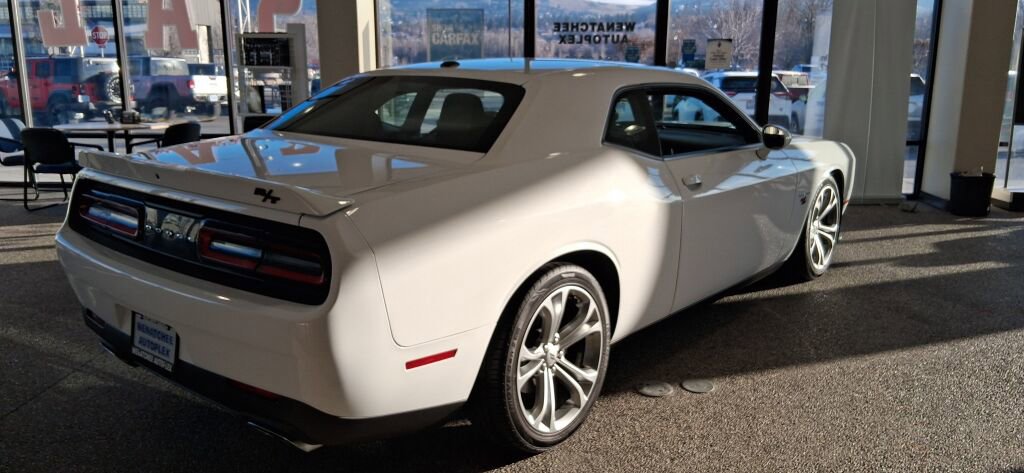Used 2021 Dodge Challenger R/T image 9
