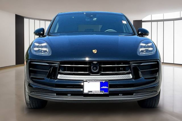 Used 2026 Porsche Macan image 2