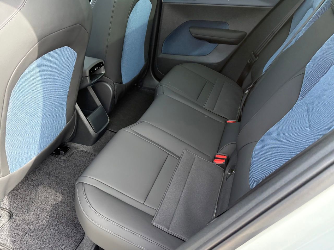 New 2026 Volvo EX30 Plus w/ Protection Package Premier image 20