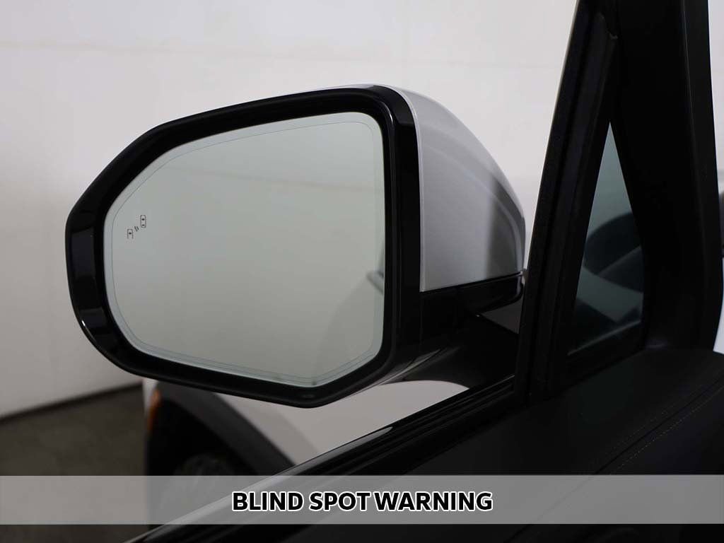 Used 2023 Rivian R1S Adventure image 7