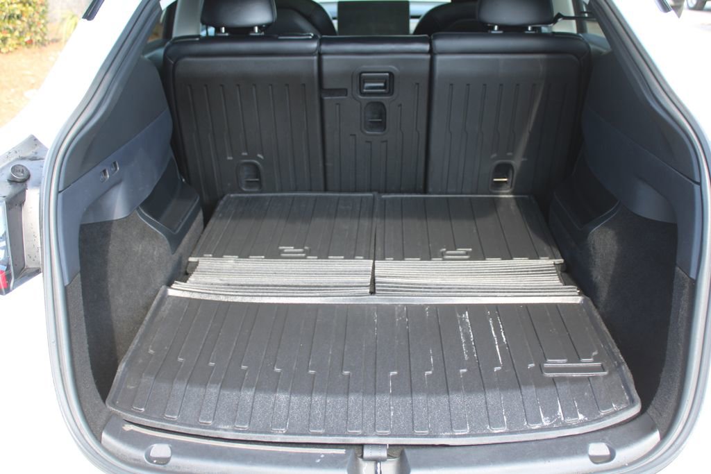 Used 2021 Tesla Model Y Long Range image 10