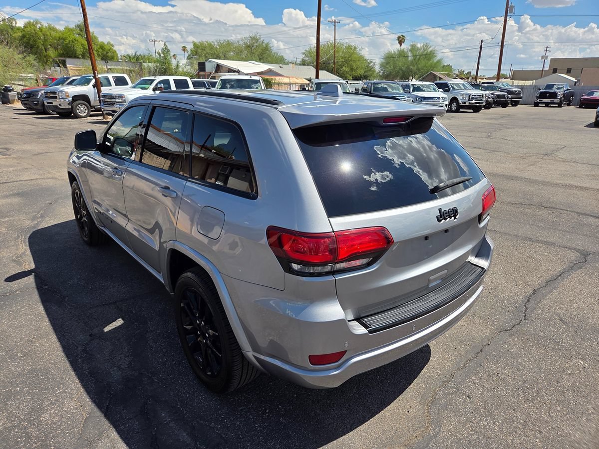 Used 2018 Jeep Grand Cherokee Altitude RWD image 17