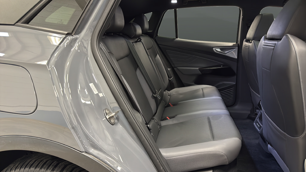 Used 2023 Volkswagen ID.4 Pro S AWD/4WD image 25
