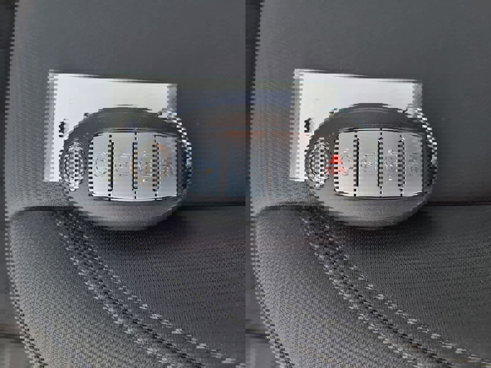 Used 2023 Nissan Frontier SV w/ SV Convenience Package image 28