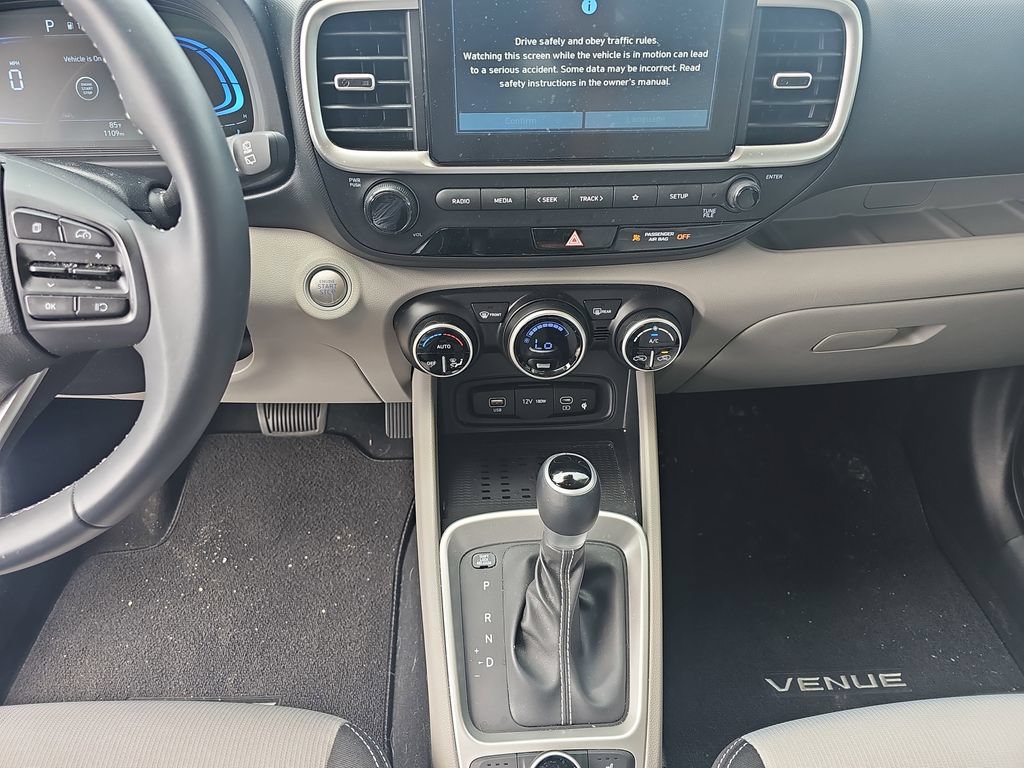 Certified 2026 Hyundai Venue SEL FWD image 21