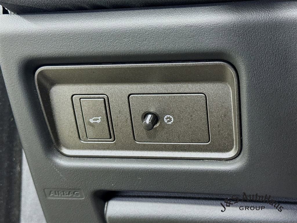 Used 2018 Land Rover Range Rover Evoque SE Dynamic image 10