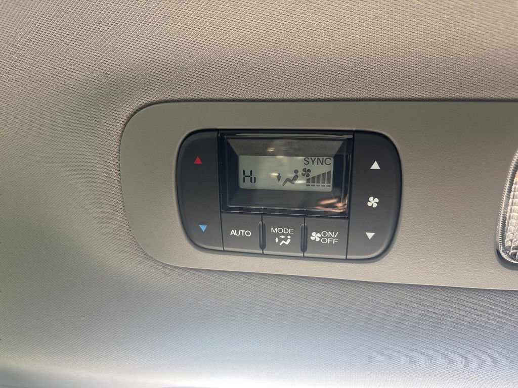 Used 2024 Honda Odyssey EX-L image 32