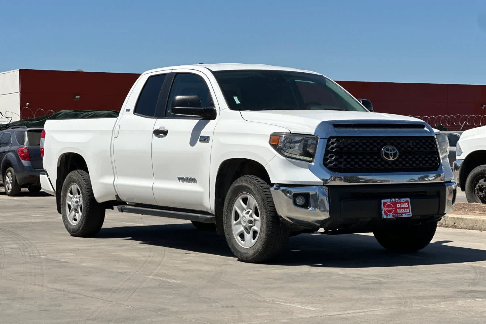 Used 2020 Toyota Tundra SR5 w/ SR5 Convenience Package AWD/4WD image 10
