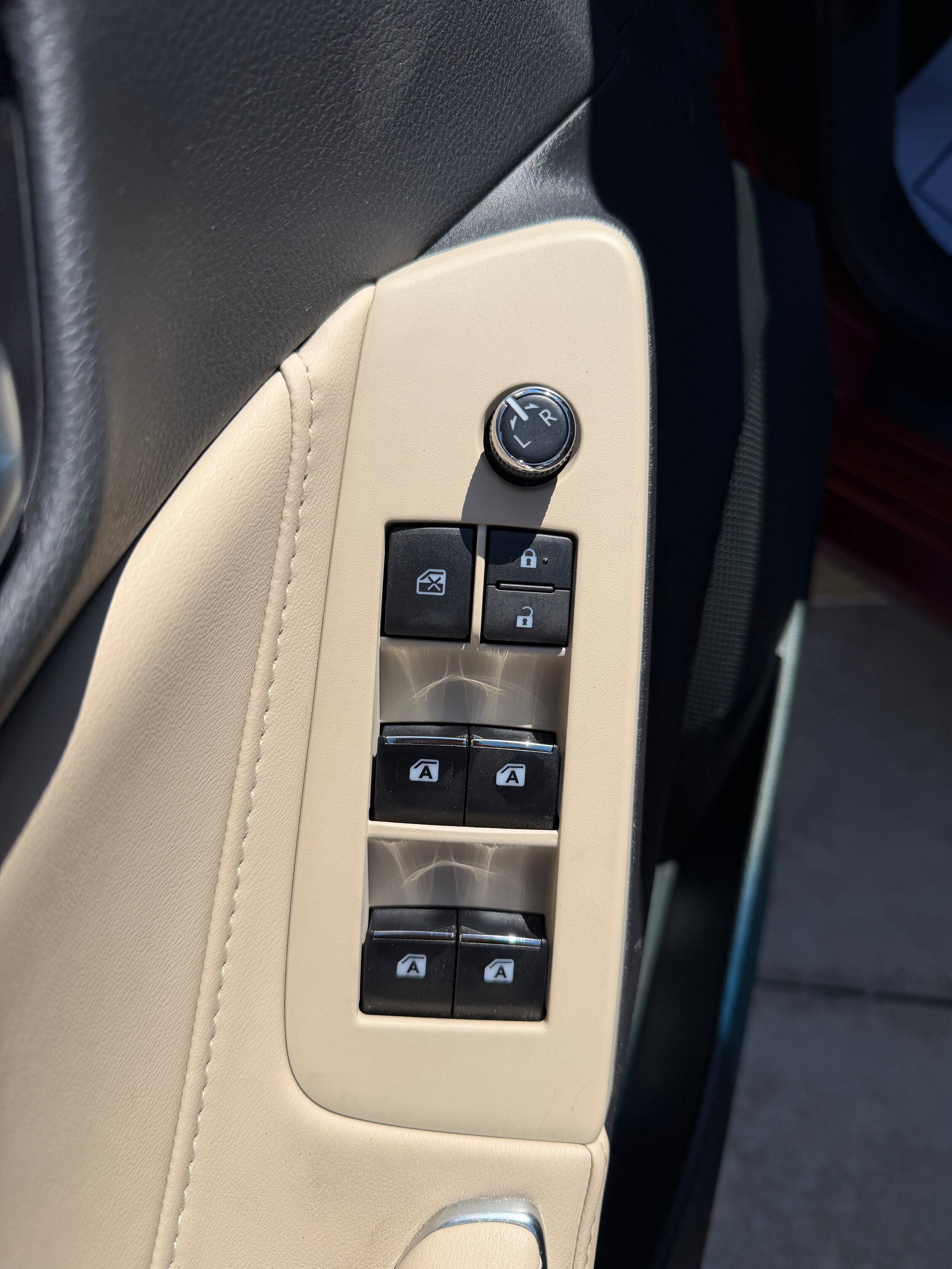 Used 2021 Toyota Avalon XLE FWD image 14