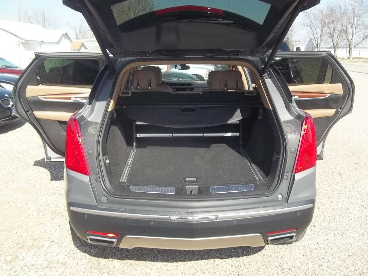 Used 2017 Cadillac XT5 Platinum image 12