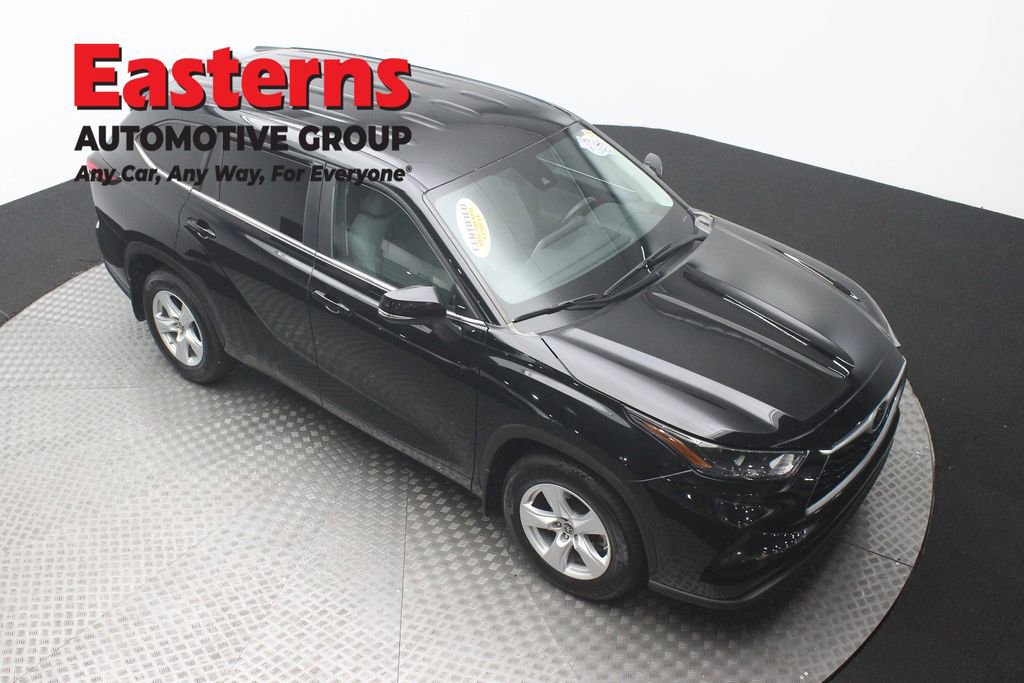 Used 2023 Toyota Highlander L image 3