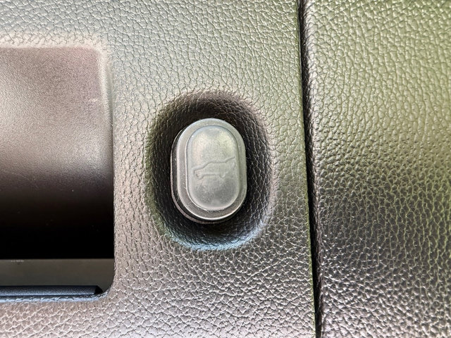 Used 2020 Chevrolet Tahoe Premier RWD image 25