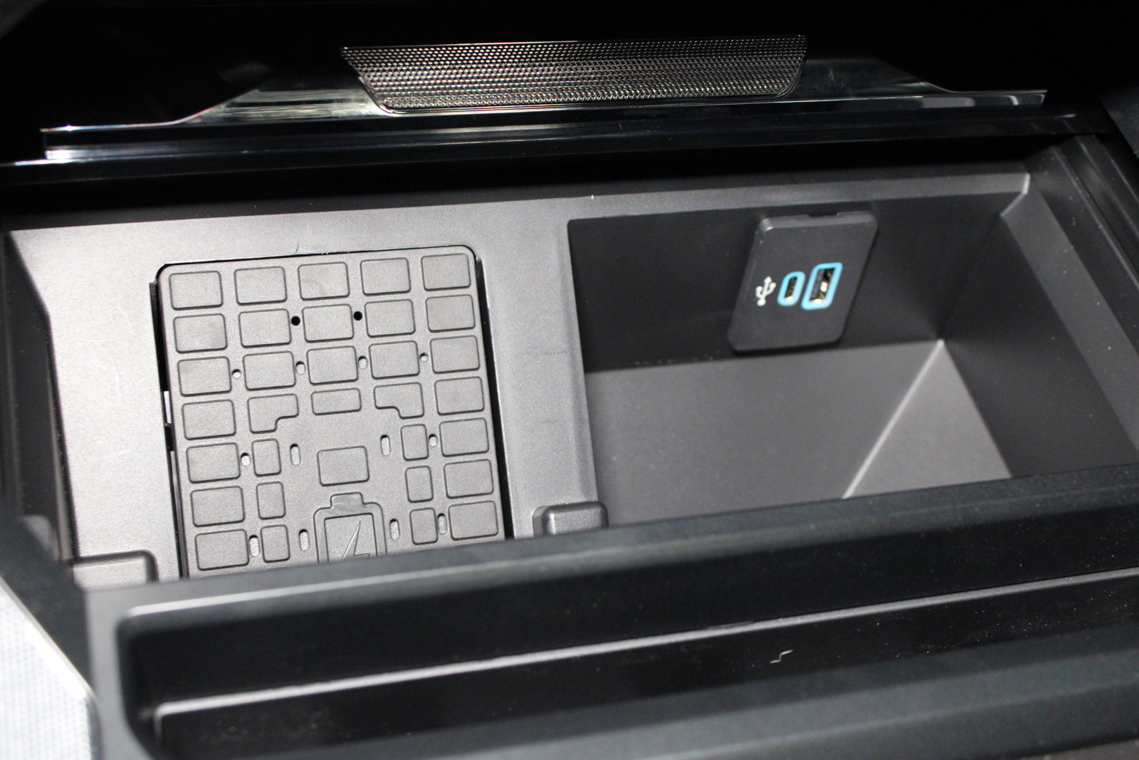 New 2025 Ford F350 Lariat w/ Lariat Ultimate Package image 16