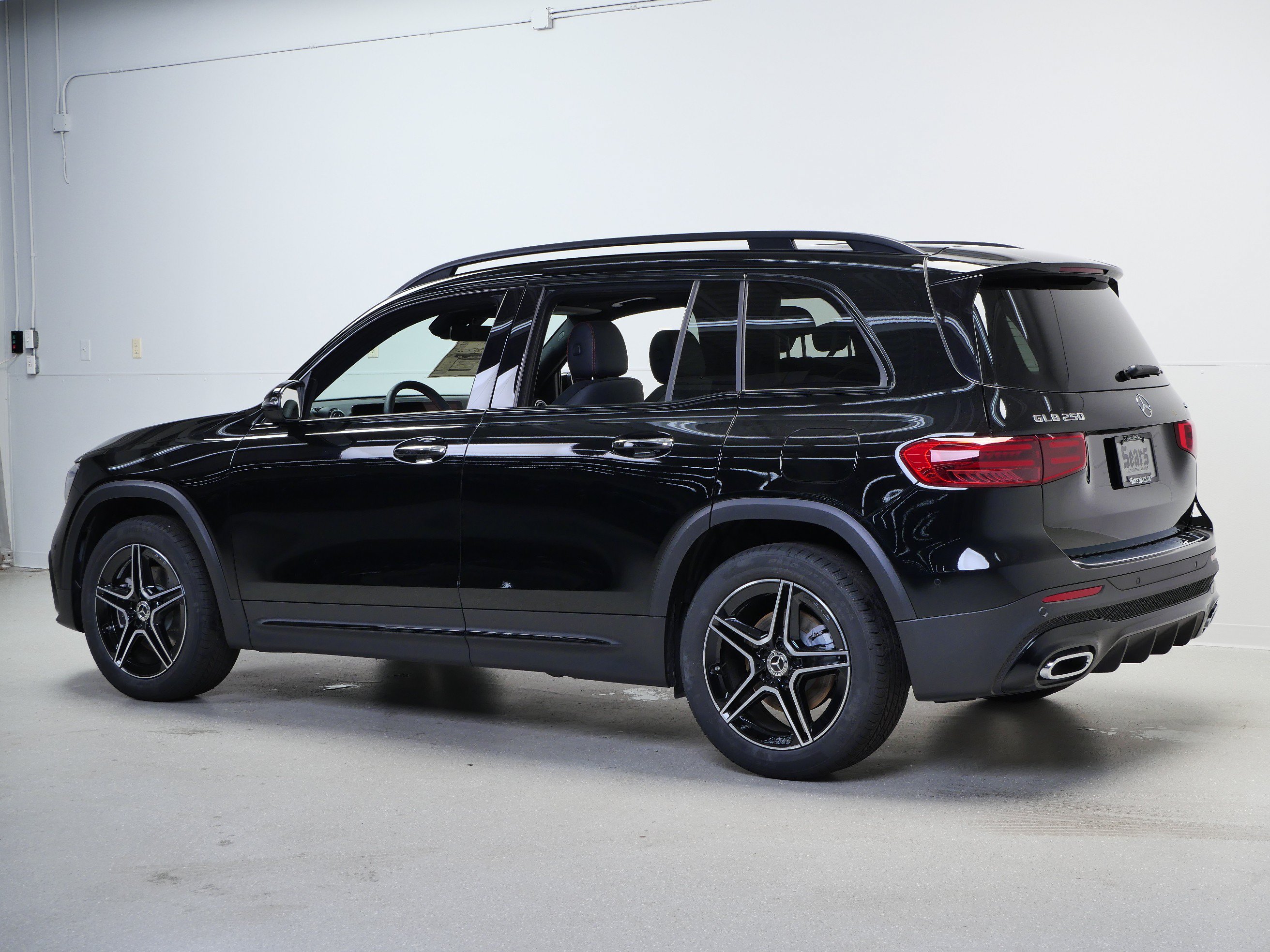 New 2026 Mercedes-Benz GLB 250 4MATIC image 6