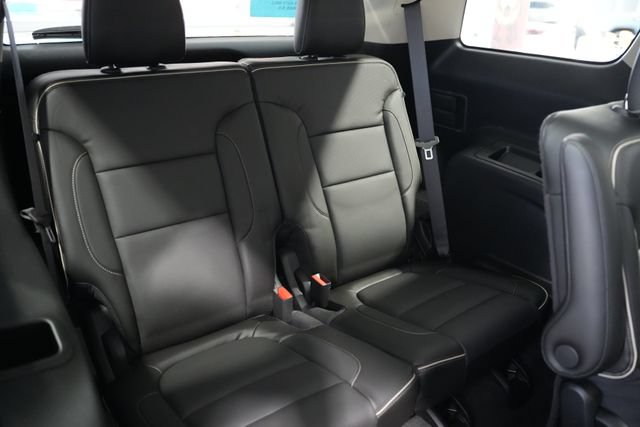Used 2017 GMC Acadia Denali w/ Technology Package AWD/4WD image 16