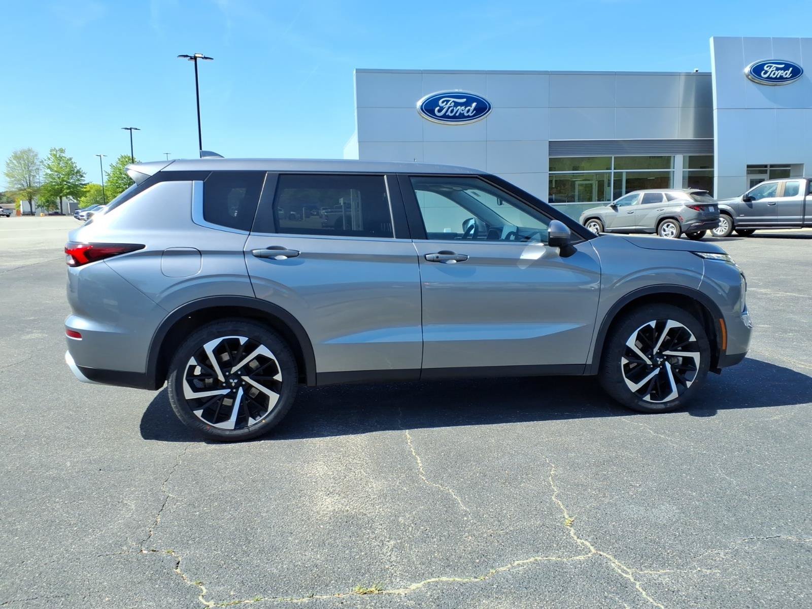 Used 2024 Mitsubishi Outlander SE AWD/4WD image 26