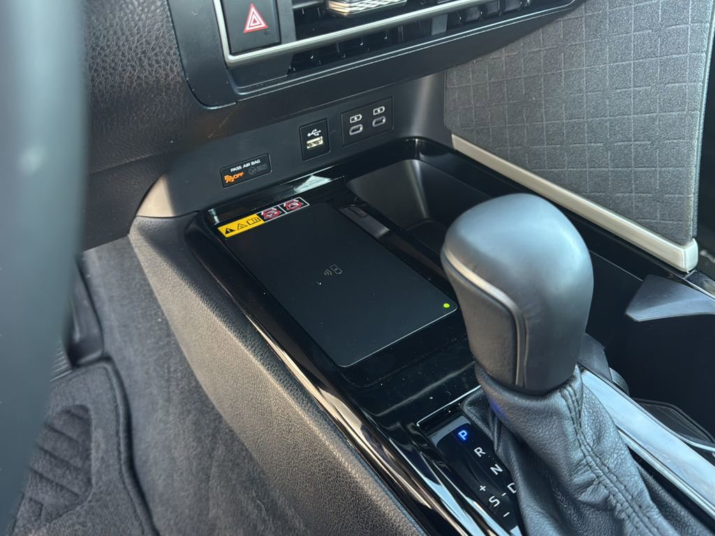 Used 2025 Toyota Camry XLE w/ Premium Package image 20