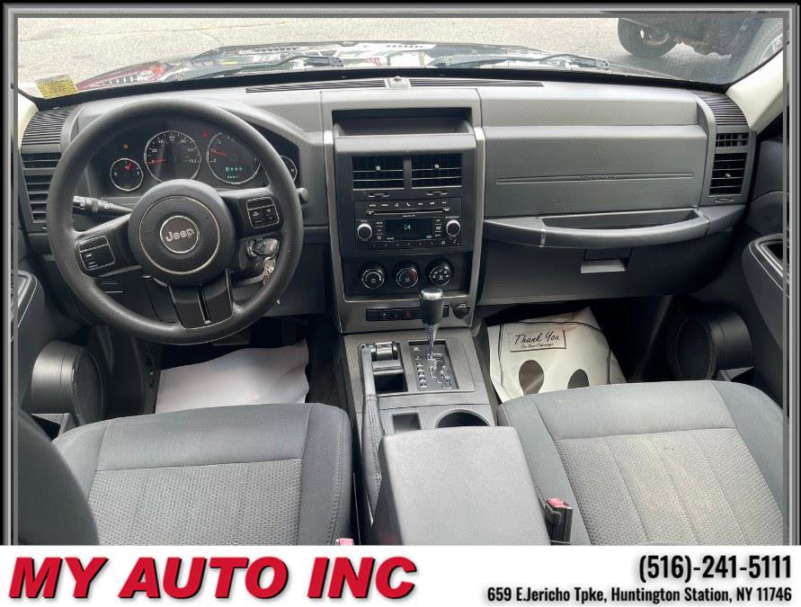 Used 2011 Jeep Liberty Sport image 11