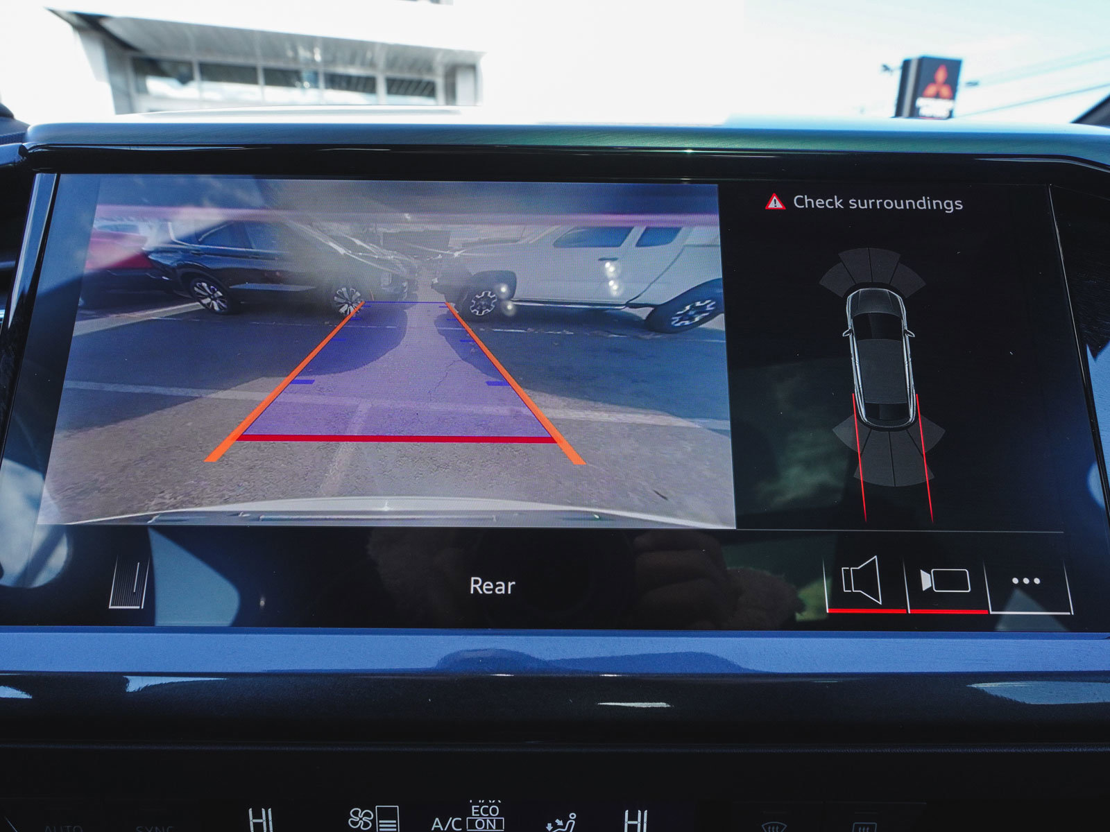 Used 2025 Audi Q4 e-tron Premium image 18