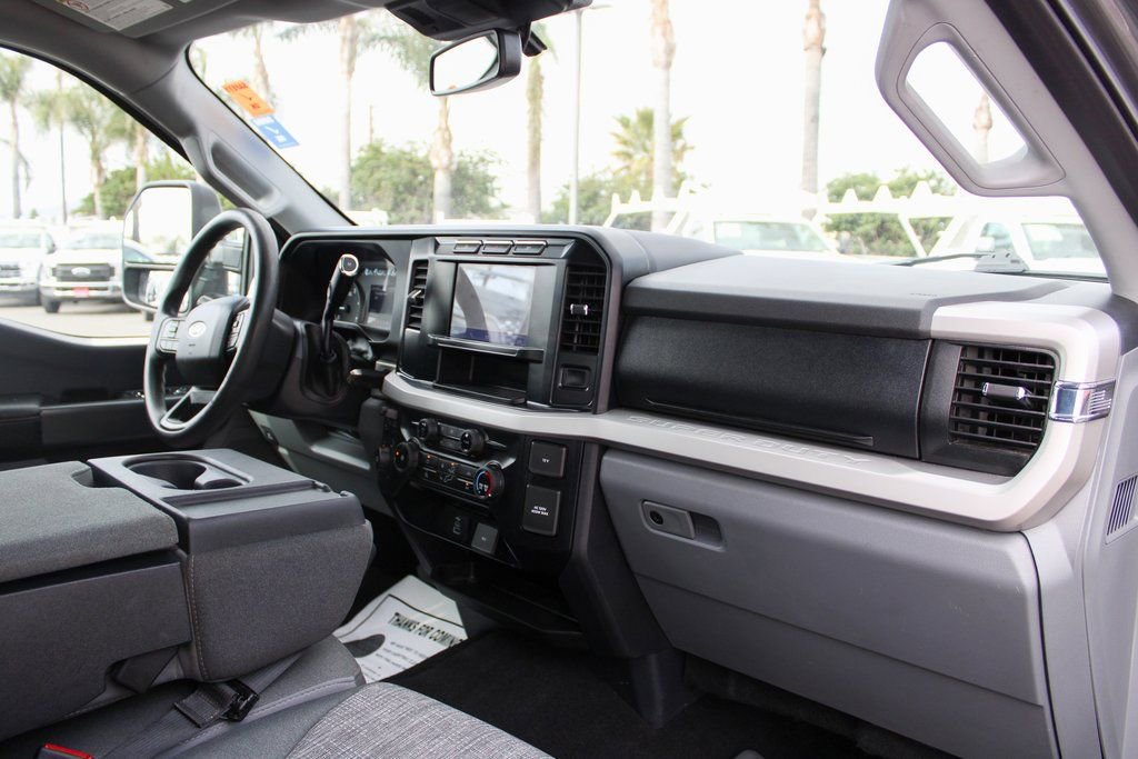 Used 2023 Ford F250 XLT image 36
