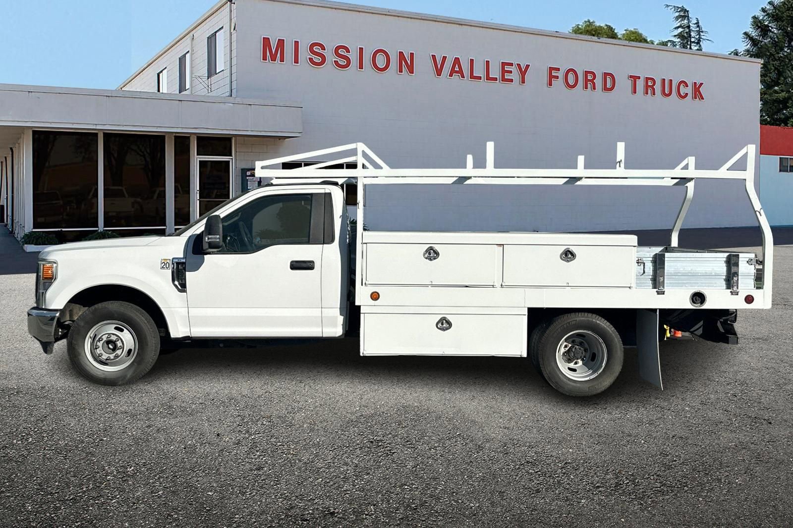 Used 2020 Ford F350 XL w/ Power Equipment Group image 7