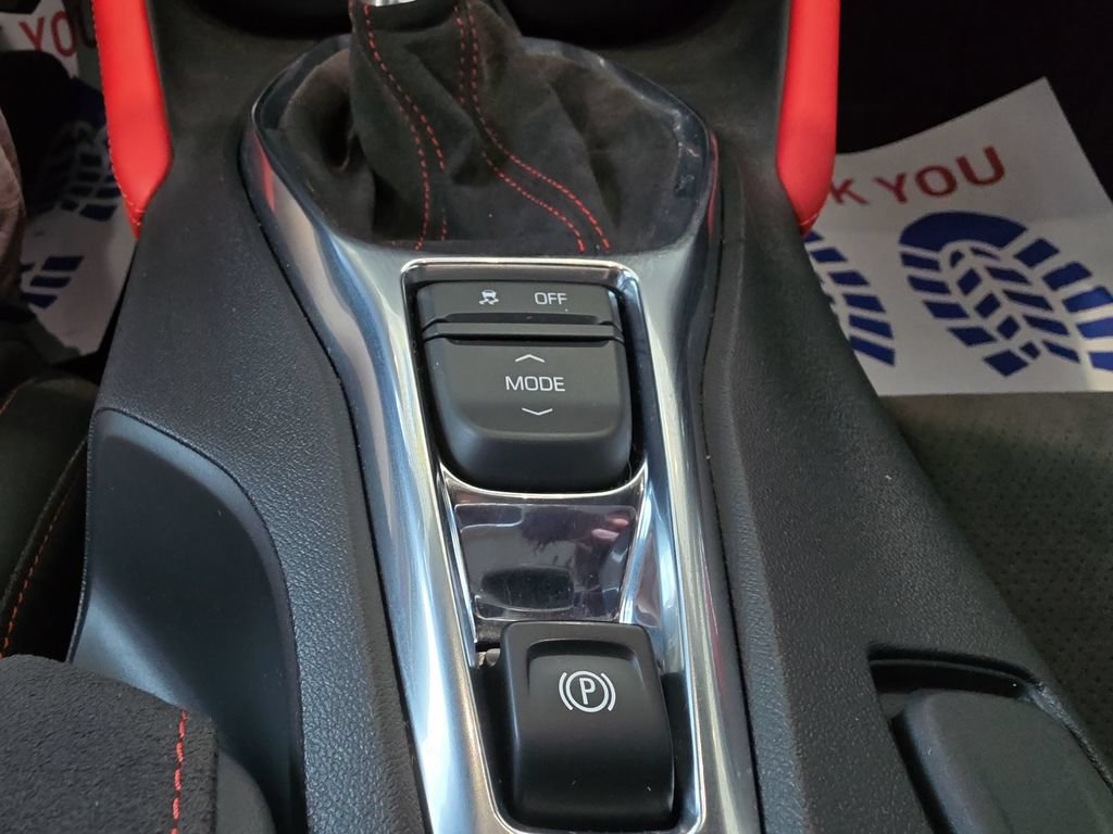 Used 2020 Chevrolet Camaro ZL1 RWD image 33