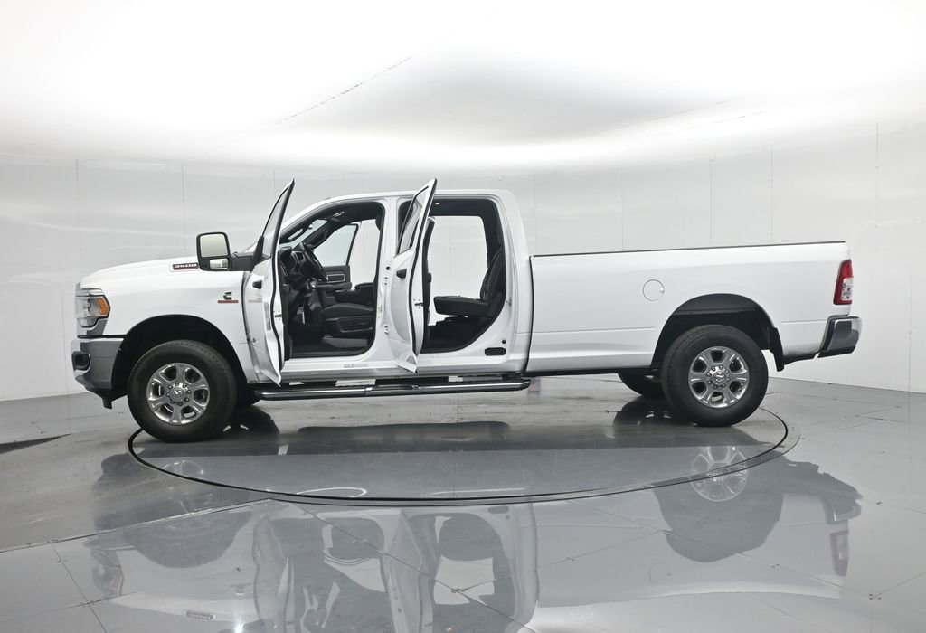 Used 2024 RAM 3500 Big Horn image 37