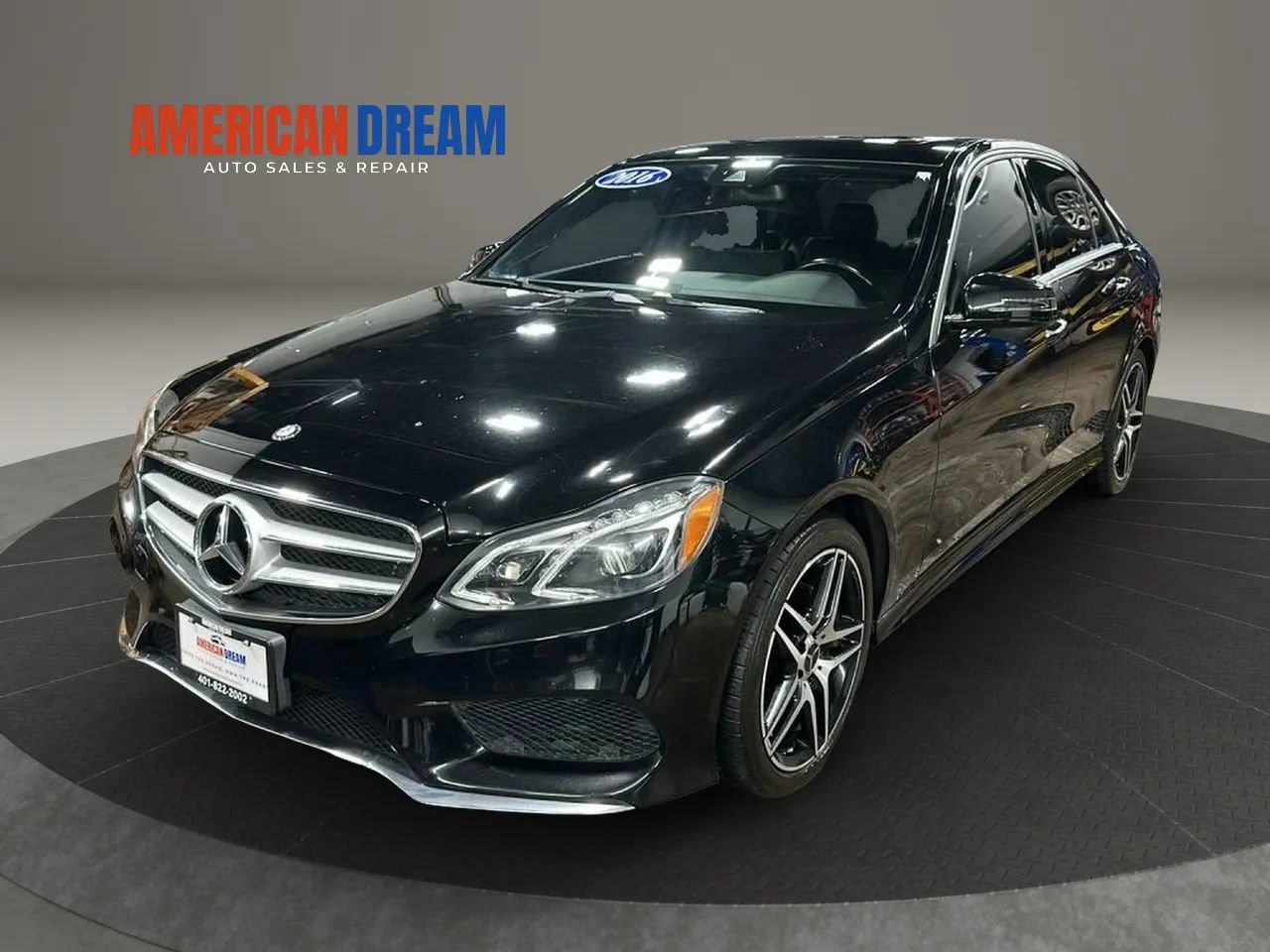 Used 2016 Mercedes-Benz E 400 4MATIC Sedan image 1