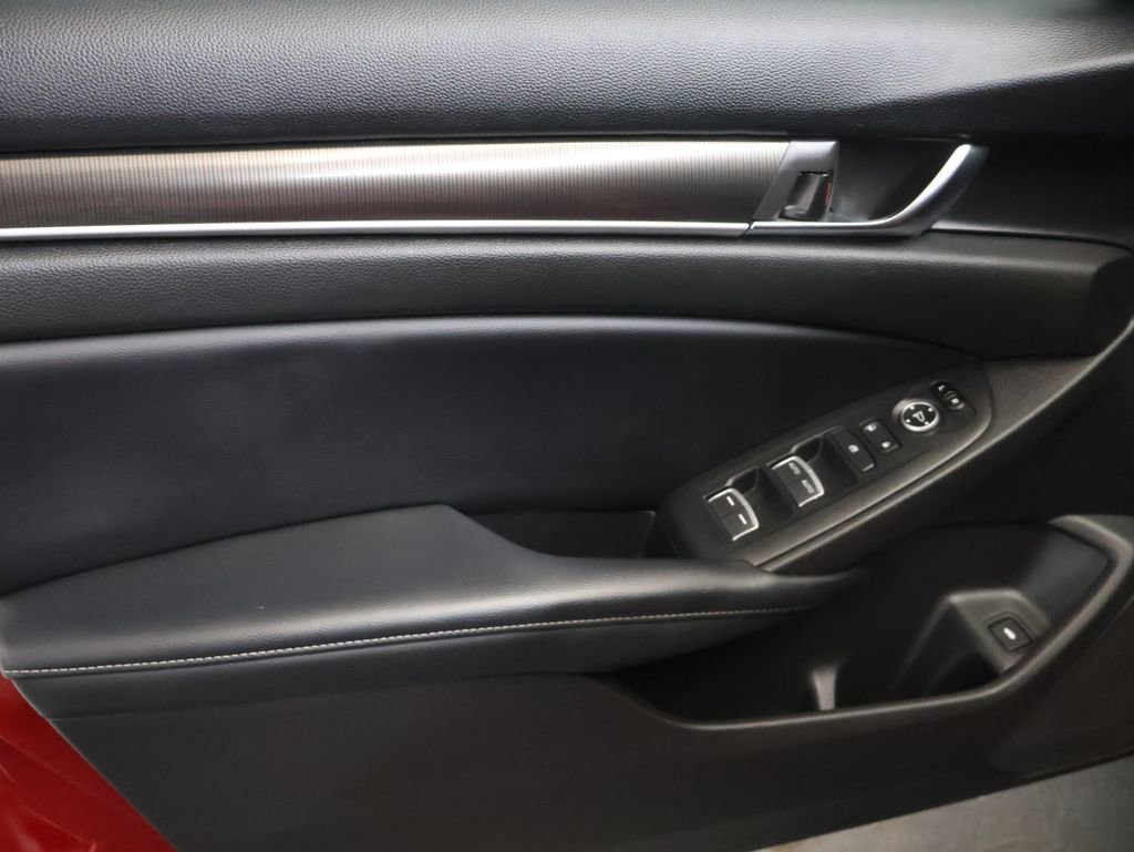 Used 2018 Honda Accord Sport image 16