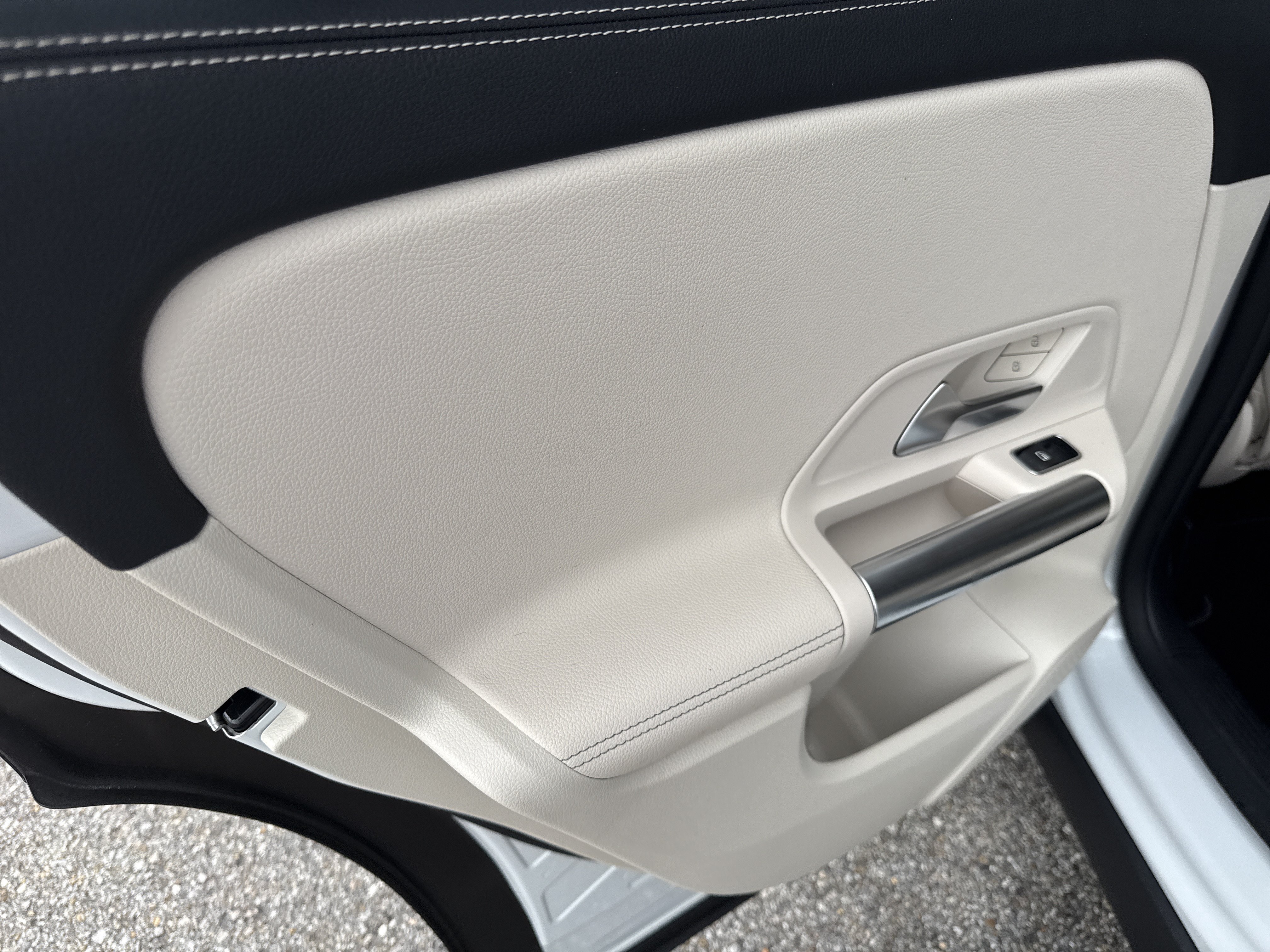 Certified 2023 Mercedes-Benz GLA 250 w/ Premium Package image 11