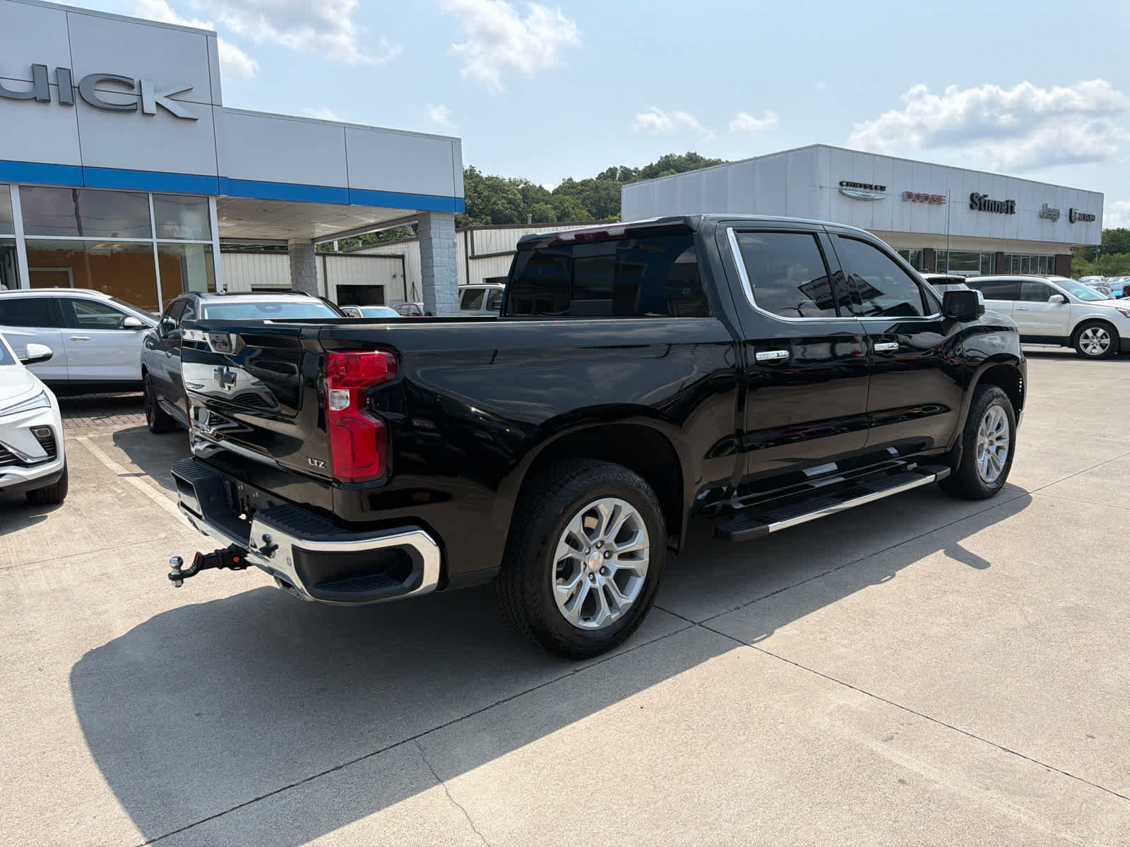 Used 2025 Chevrolet Silverado 1500 LTZ w/ LTZ Premium Package AWD/4WD image 6