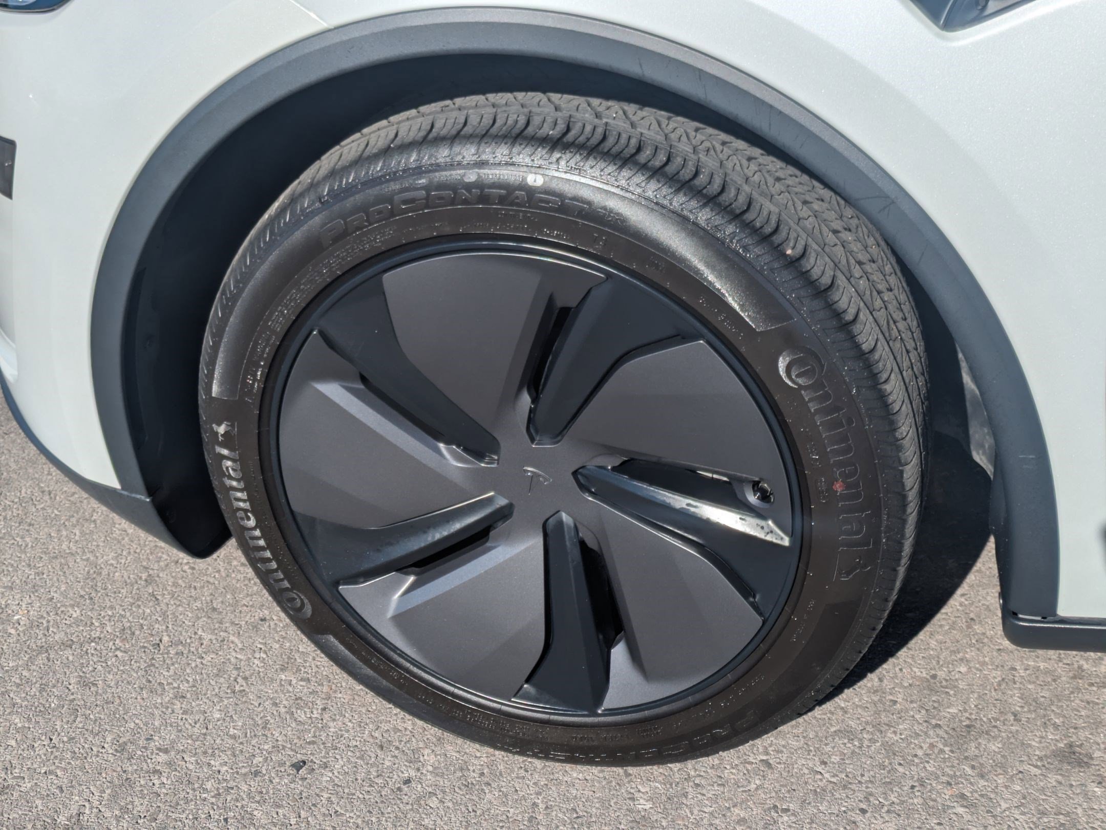 Used 2026 Tesla Model Y AWD image 13