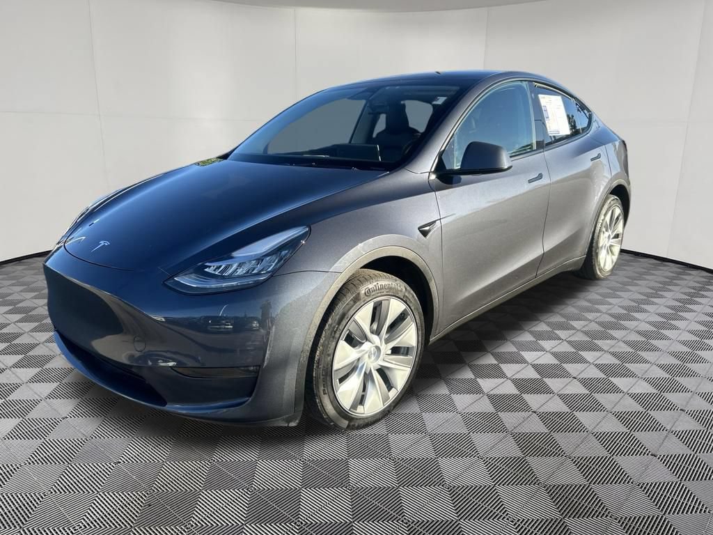 Used 2023 Tesla Model Y Long Range AWD/4WD image 3