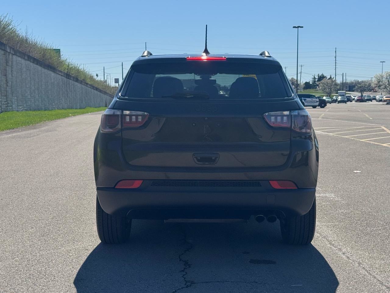 Used 2021 Jeep Compass Latitude FWD image 4