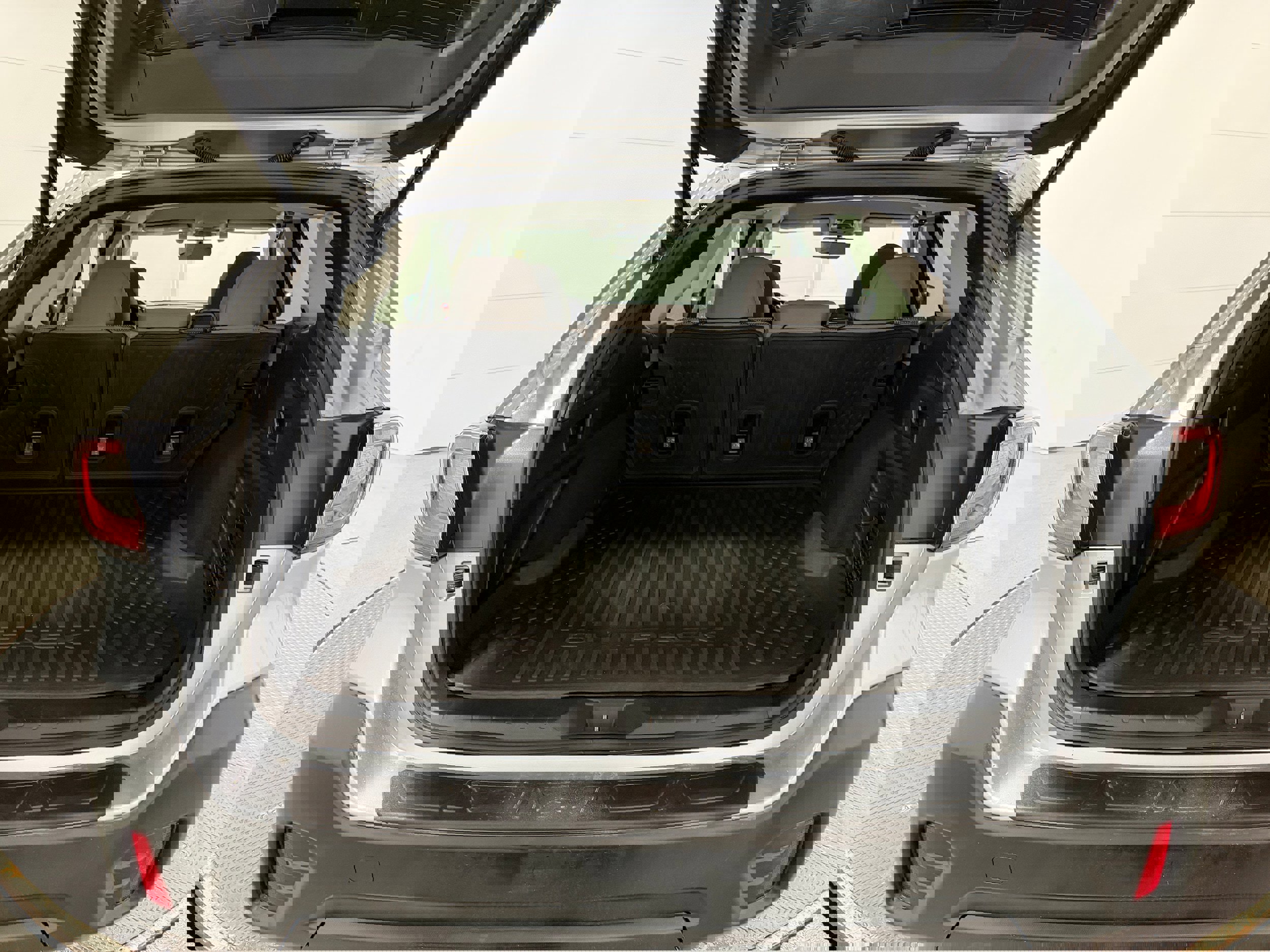 Used 2020 Subaru Outback Premium image 28