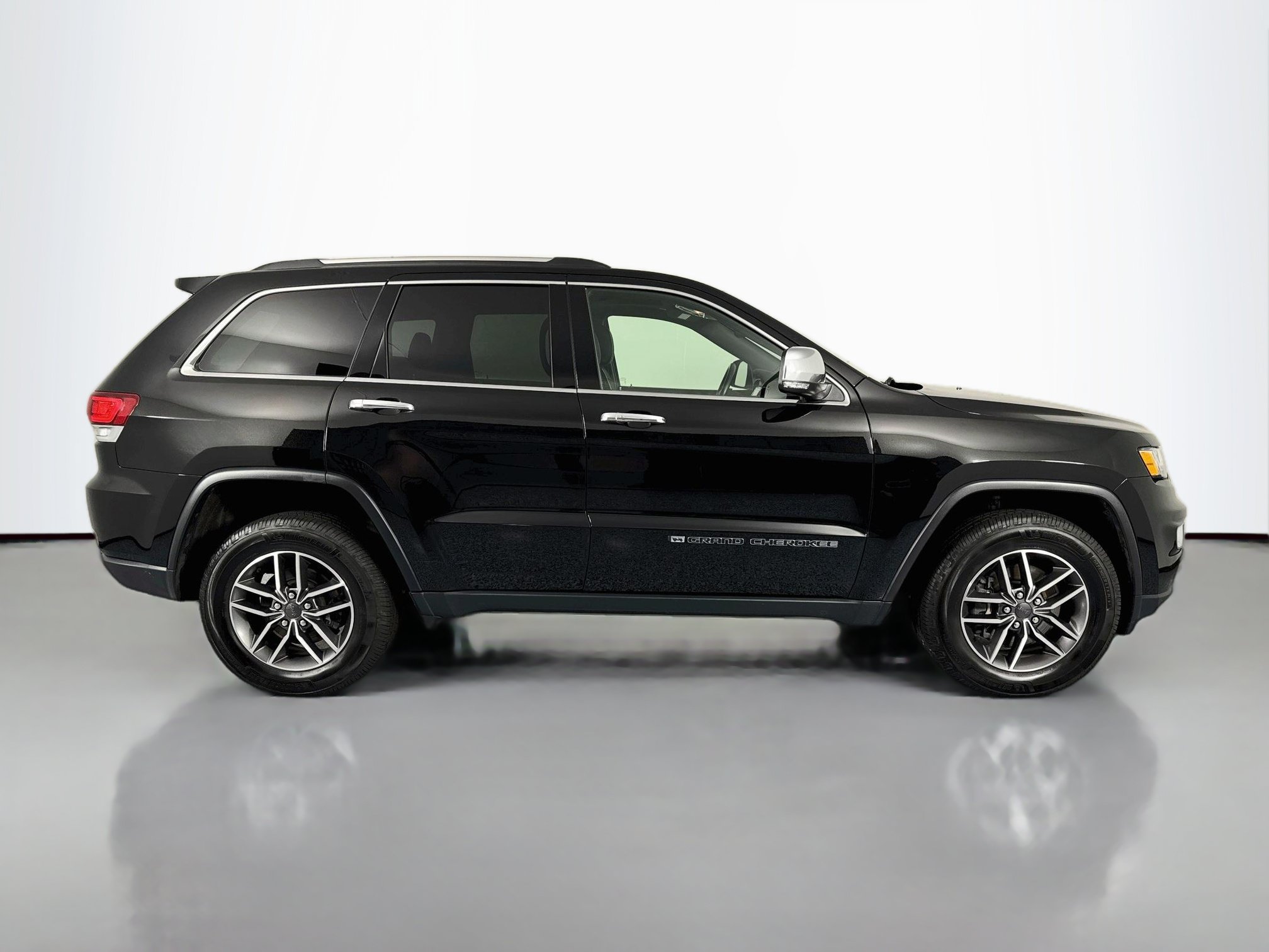 Used 2022 Jeep Grand Cherokee Limited AWD/4WD image 4