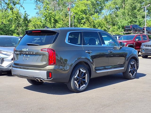 Used 2025 Kia Telluride S AWD/4WD image 2