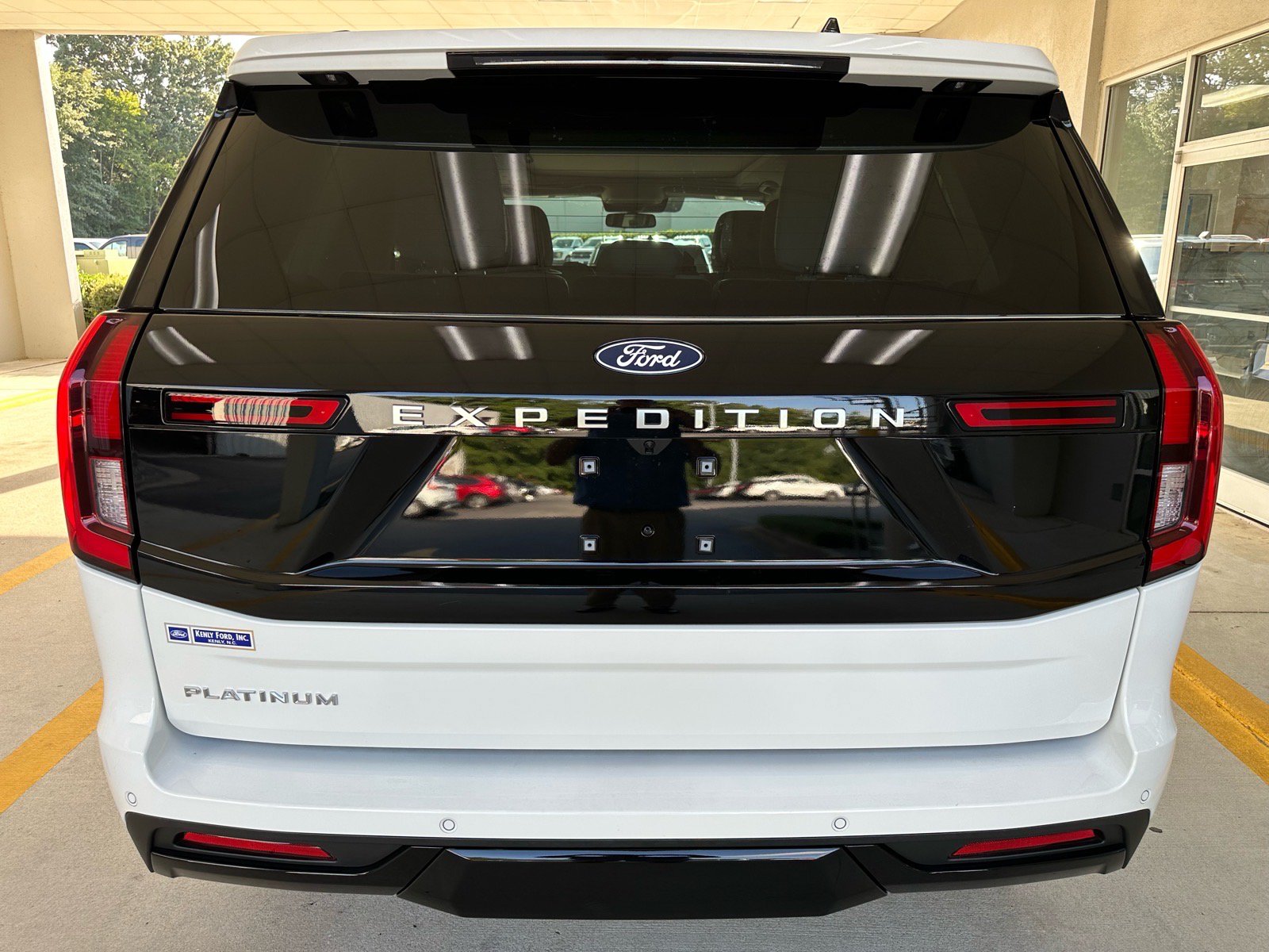 New 2027 Ford Expedition Platinum w/ Platinum Ultimate Package AWD/4WD image 11