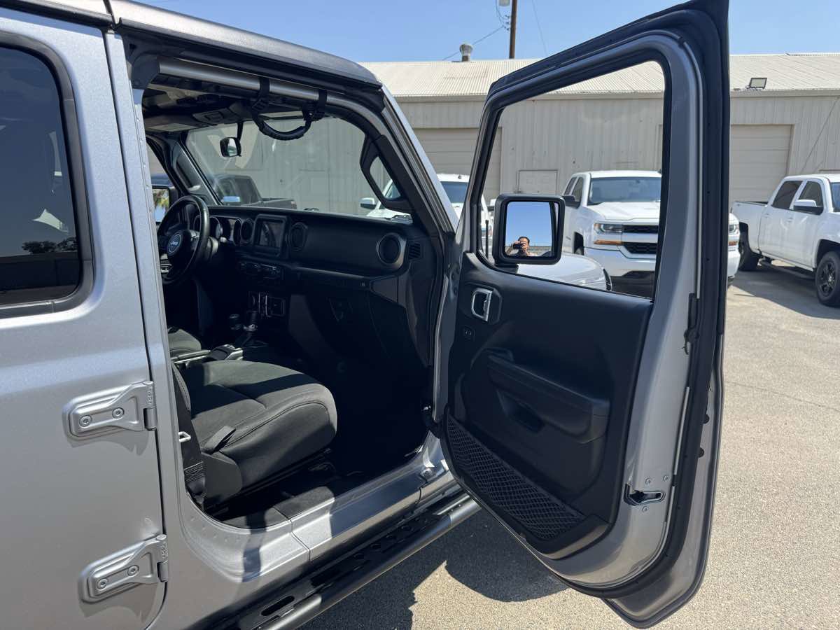 Used 2018 Jeep Wrangler Unlimited Sport S image 28