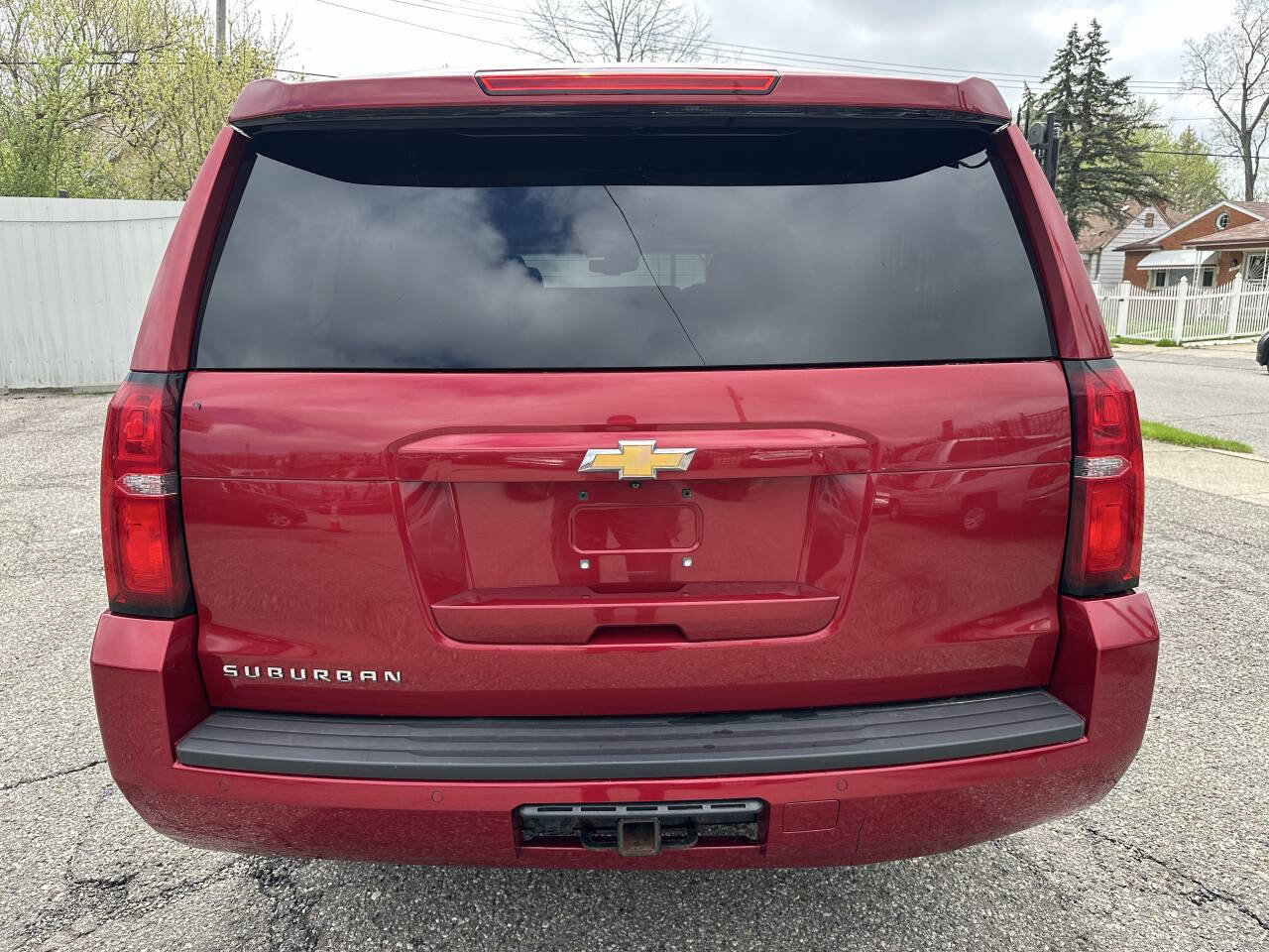 Used 2015 Chevrolet Suburban LT w/ Luxury Package AWD/4WD image 6