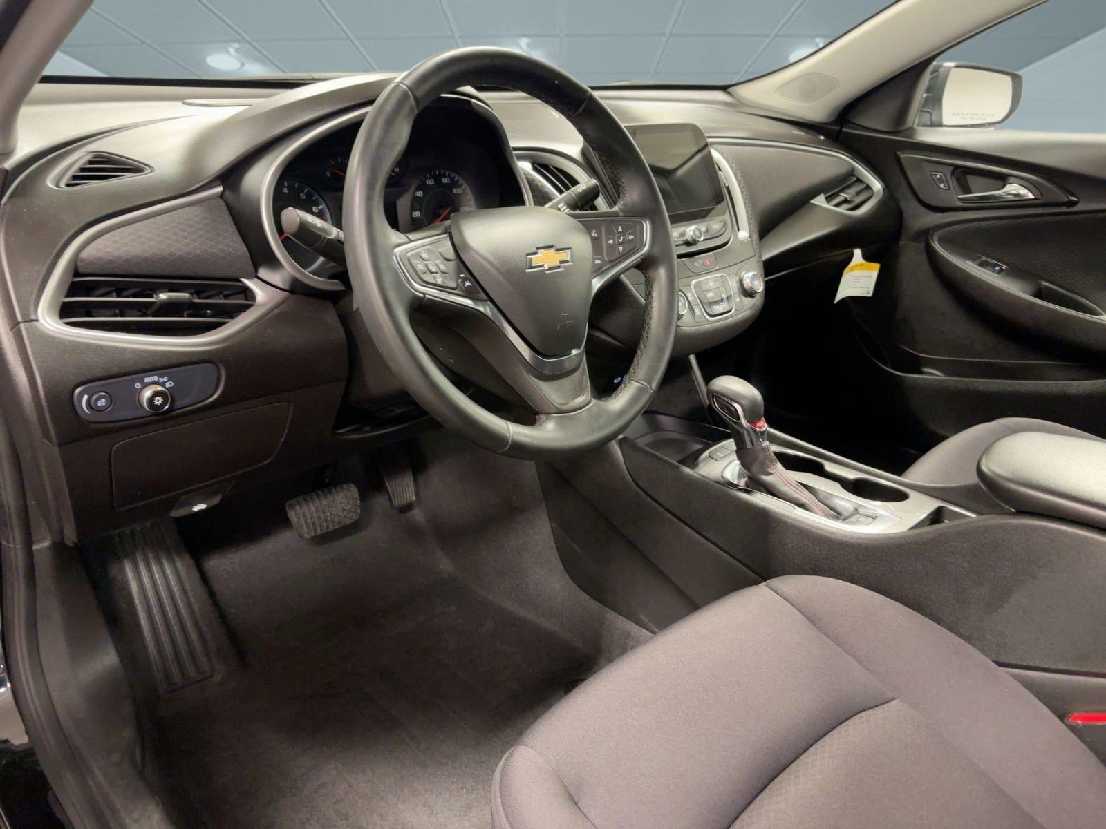 Used 2024 Chevrolet Malibu RS image 3