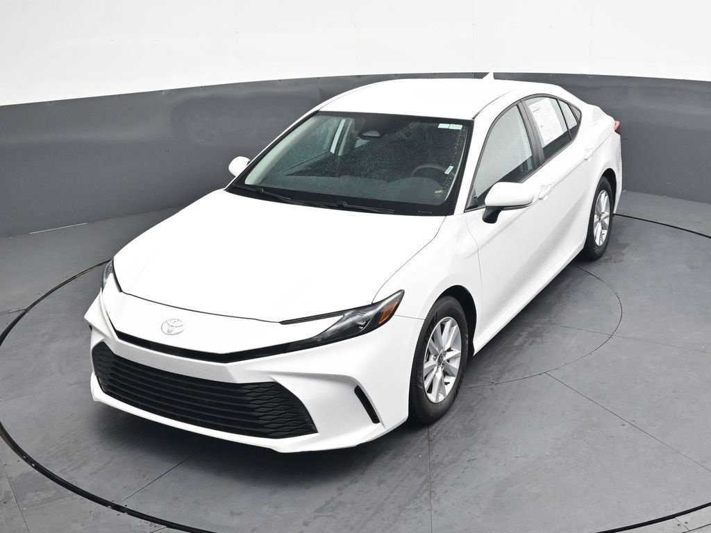 Used 2026 Toyota Camry LE FWD image 31
