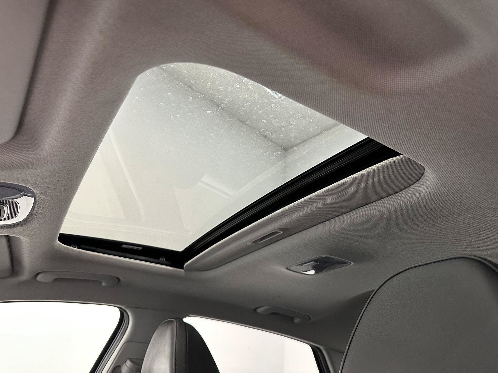 Certified 2023 Hyundai Elantra Limited FWD image 18