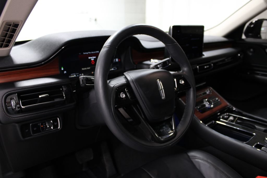 Used 2024 Lincoln Aviator Reserve w/ Equipment Group 201A RWD image 17