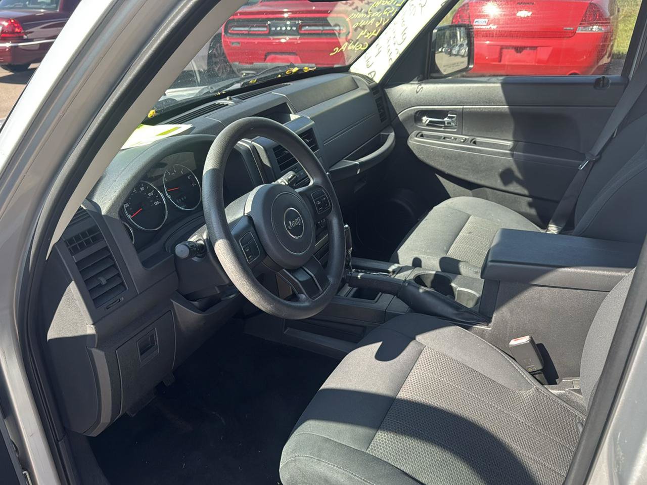 Used 2012 Jeep Liberty Sport AWD/4WD image 9