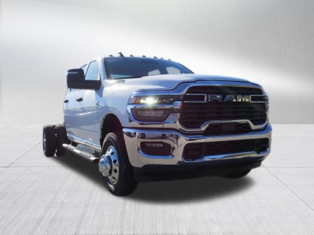 New 2026 RAM 3500 Tradesman w/ Chrome Appearance Group AWD/4WD image 9