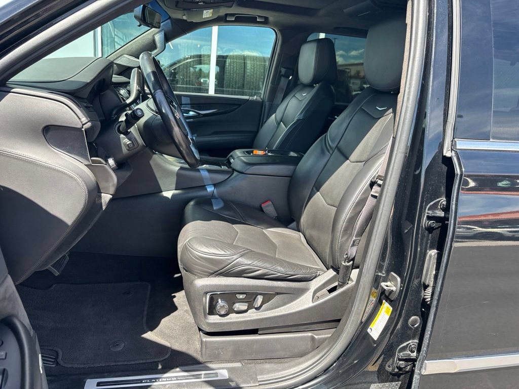 Used 2017 Cadillac Escalade Platinum AWD/4WD image 10