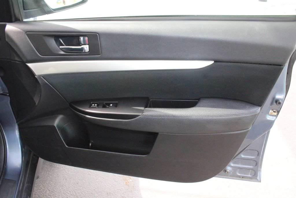 Used 2013 Subaru Outback 2.5i AWD/4WD image 42