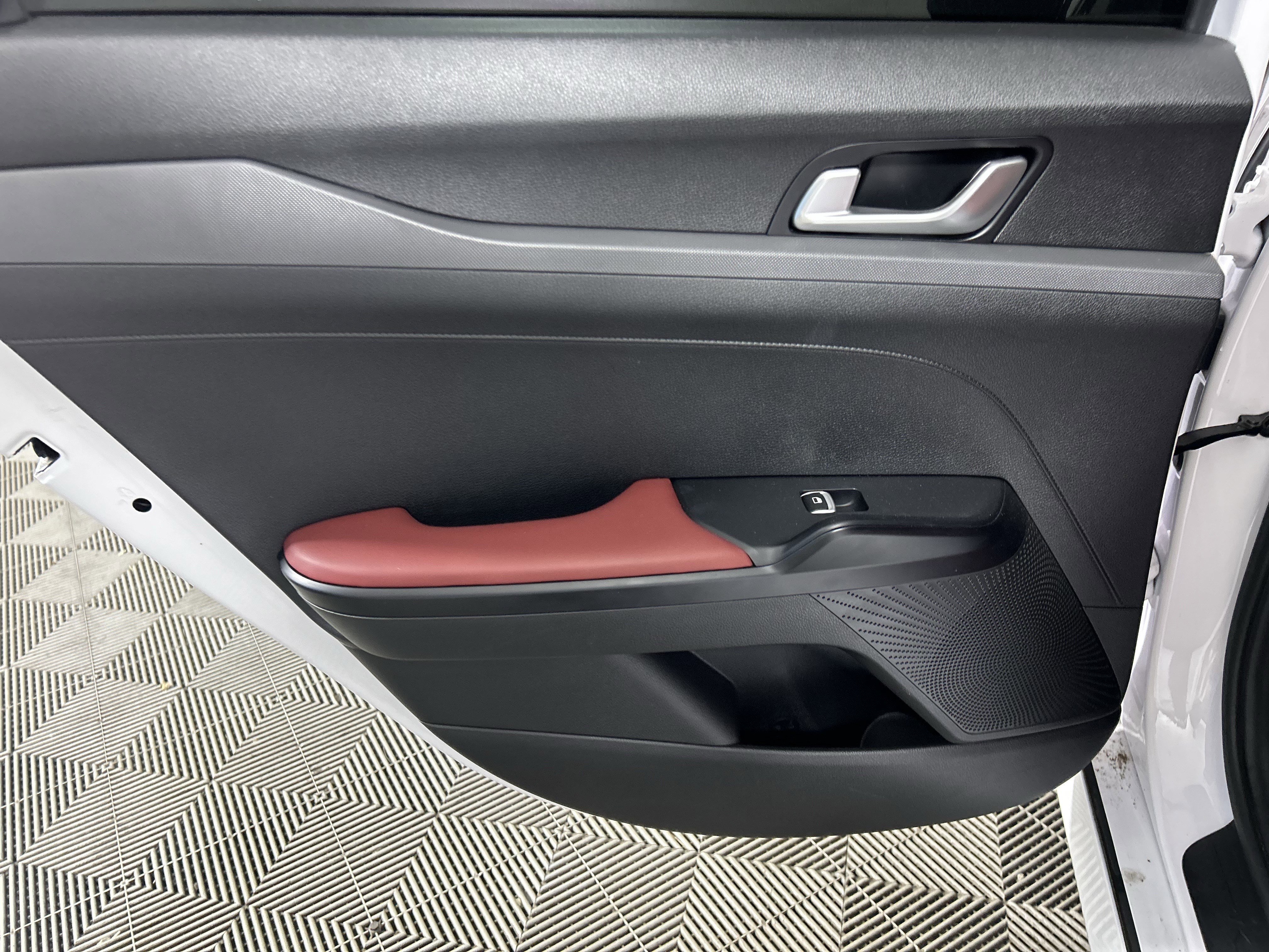 Used 2023 Kia K5 GT-Line image 35